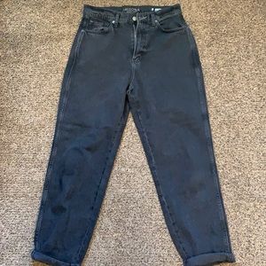 selling because it is to big on me